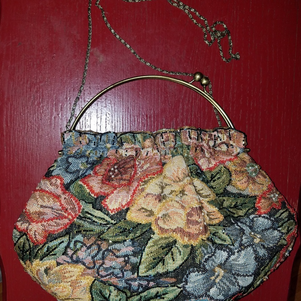 Gorgeous vintage beaded carpet bag in excellent co